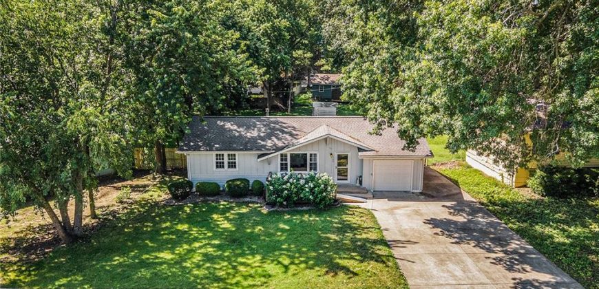 Homes for Sale in Liberty, MO 64068 | 102  Avondale Avenue