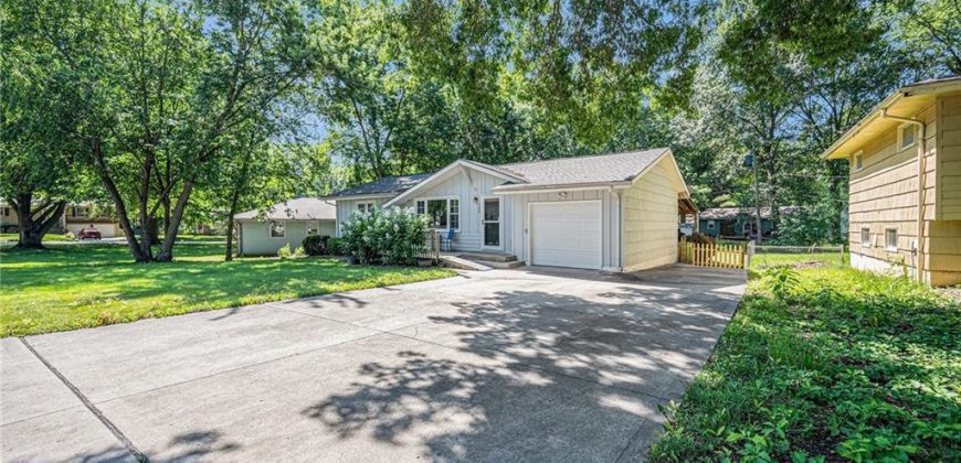 Homes for Sale in Liberty, MO 64068 | 102  Avondale Avenue