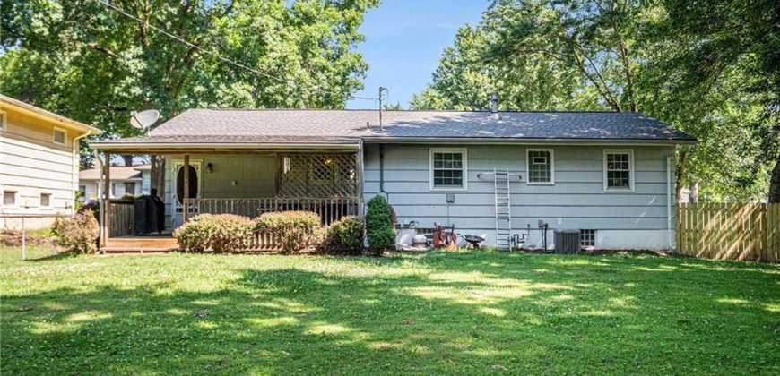 Homes for Sale in Liberty, MO 64068 | 102  Avondale Avenue