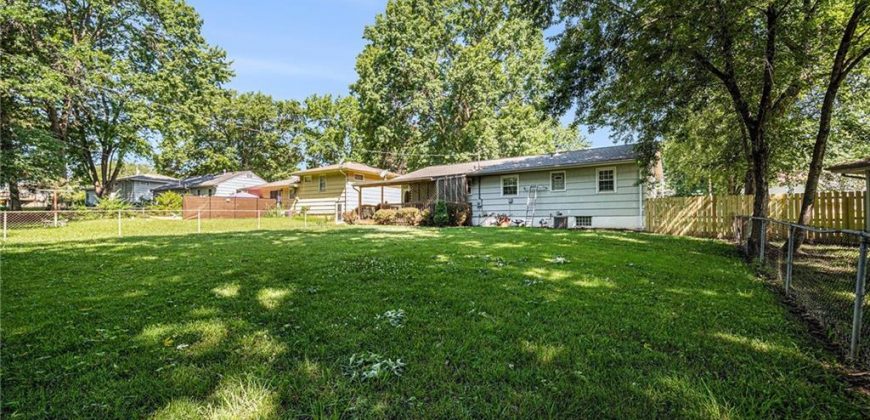 Homes for Sale in Liberty, MO 64068 | 102  Avondale Avenue