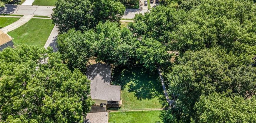Homes for Sale in Liberty, MO 64068 | 102  Avondale Avenue