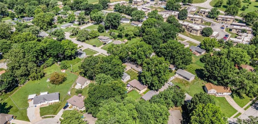 Homes for Sale in Liberty, MO 64068 | 102  Avondale Avenue