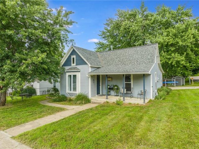Homes for Sale in Smithville, MO 64089 | 307  Liberty Road