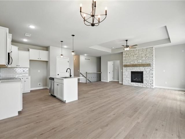 Homes for Sale in Kansas City, MO 64154 | 3013 NW 95th Terrace