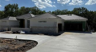 Homes for Sale in Parkville, MO 64152 | 7410 NW Pampas Lane