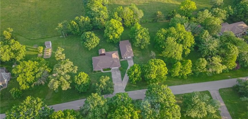 Homes for Sale in Smithville, MO 64089 | 607  SUNSET Drive
