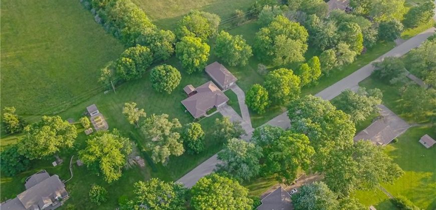 Homes for Sale in Smithville, MO 64089 | 607  SUNSET Drive
