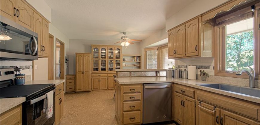 Homes for Sale in Smithville, MO 64089 | 607  SUNSET Drive