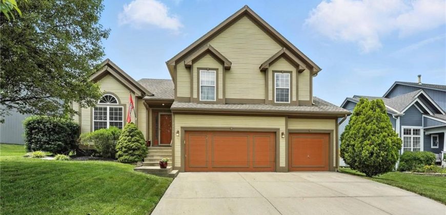 Homes for Sale in Kansas City, MO 64154 | 9018 N Hull Avenue
