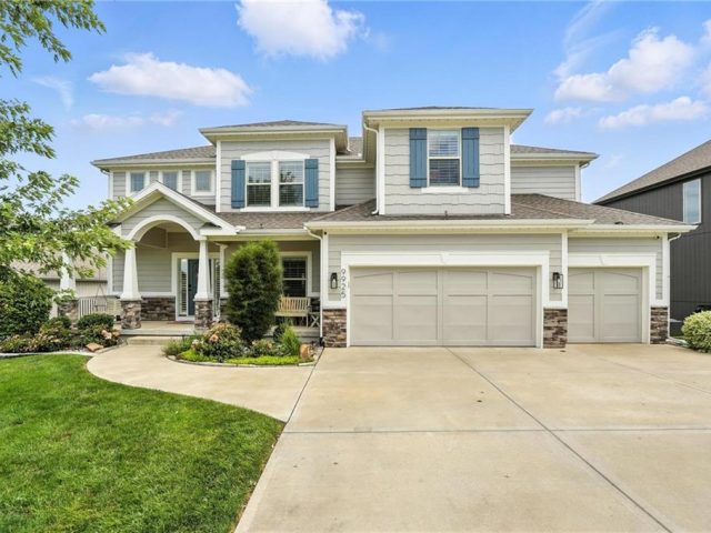 Homes for Sale in Kansas City, MO 64157 | 9925 N Richmond Avenue