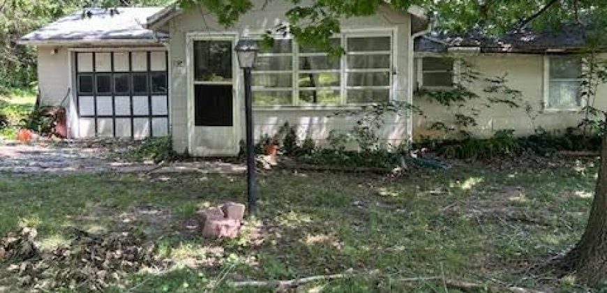 Homes for Sale in Smithville, MO 64089 | 304 & 309  4th Street
