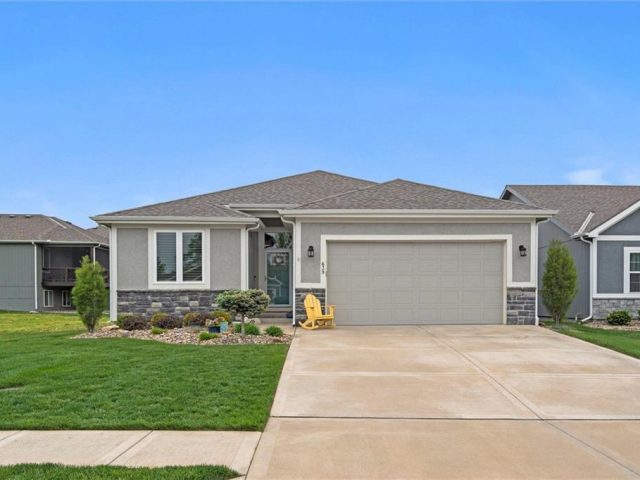Homes for Sale in Kansas City, MO 64155 | 639 NW 110th Street