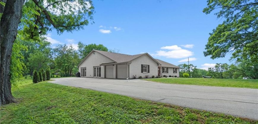 Homes for Sale in Oakwood, MO 64118 | 435 NE Post Oak Lane