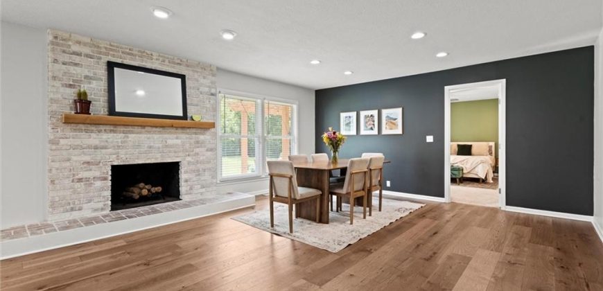 Homes for Sale in Oakwood, MO 64118 | 435 NE Post Oak Lane