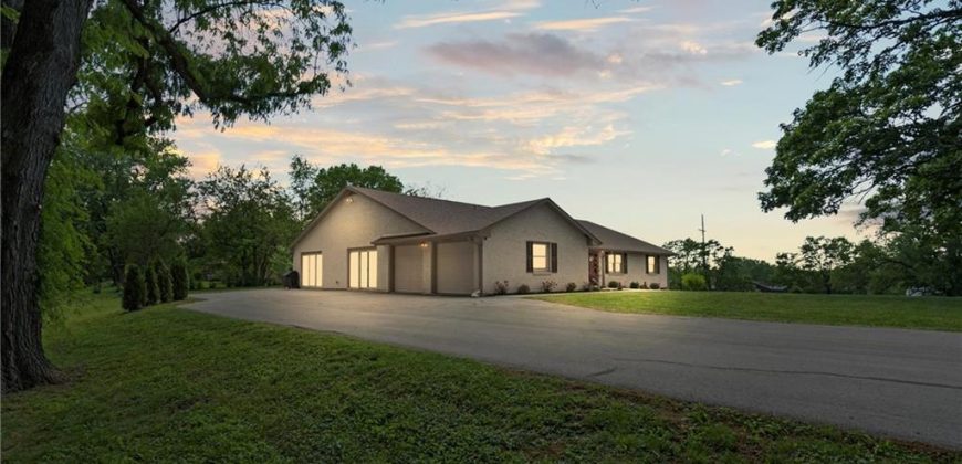 Homes for Sale in Oakwood, MO 64118 | 435 NE Post Oak Lane