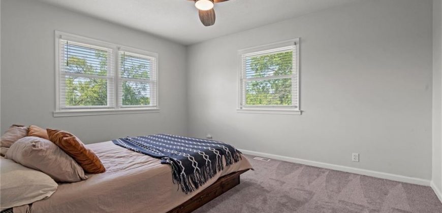 Homes for Sale in Oakwood, MO 64118 | 435 NE Post Oak Lane