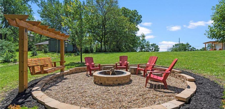 Homes for Sale in Oakwood, MO 64118 | 435 NE Post Oak Lane