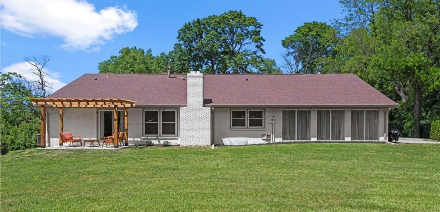 Homes for Sale in Oakwood, MO 64118 | 435 NE Post Oak Lane