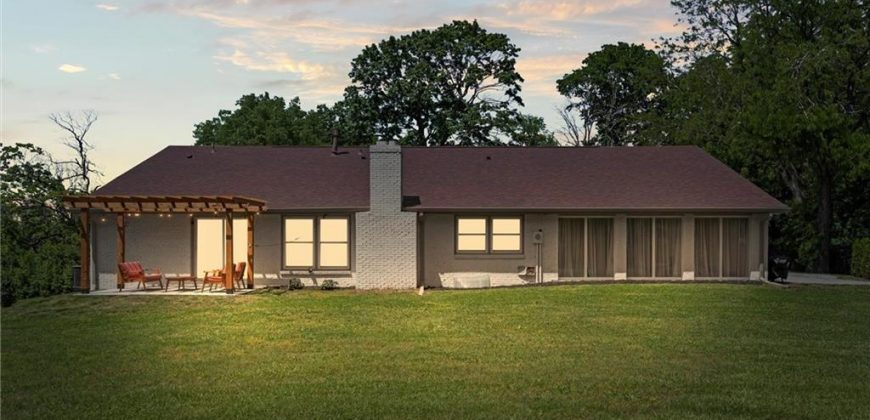 Homes for Sale in Oakwood, MO 64118 | 435 NE Post Oak Lane
