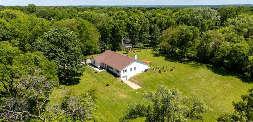 Homes for Sale in Oakwood, MO 64118 | 435 NE Post Oak Lane