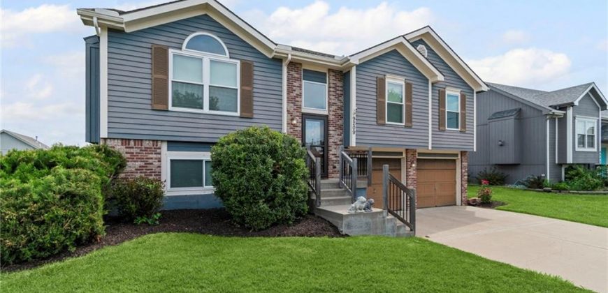Homes for Sale in Kansas City, MO 64155 | 9209 N Mulberry Avenue