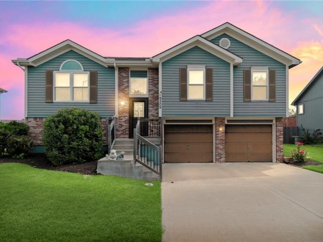 Homes for Sale in Kansas City, MO 64155 | 9209 N Mulberry Avenue