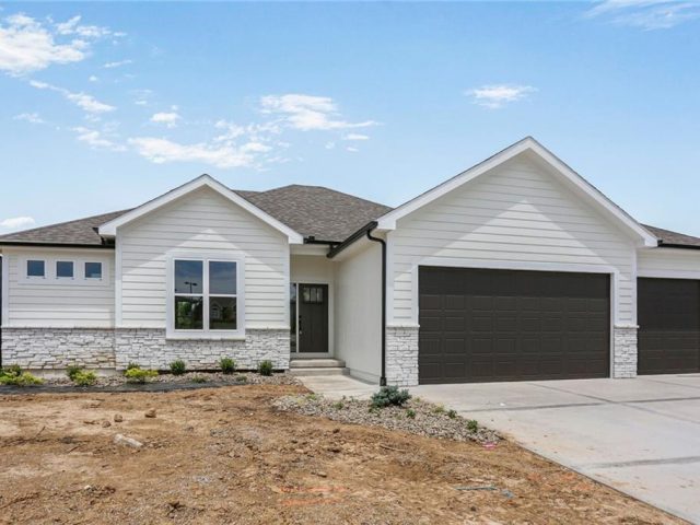 Homes for Sale in Parkville, MO 64152 | 13900 NW 75th Street
