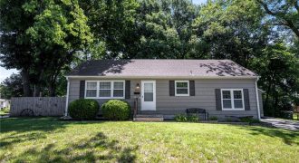 Homes for Sale in Gladstone, MO 64118 | 6605 N McGee Street