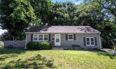 Homes for Sale in Gladstone, MO 64118 | 6605 N McGee Street