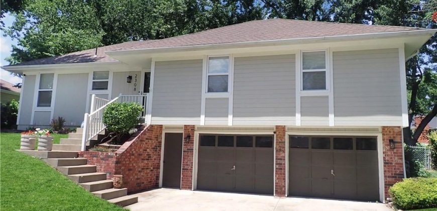 Homes for Sale in Kansas City, MO 64118 | 2308 NE 72nd Terrace