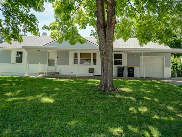 Homes for Sale in Kansas City, MO 64117 | 4222 N Chelsea Avenue