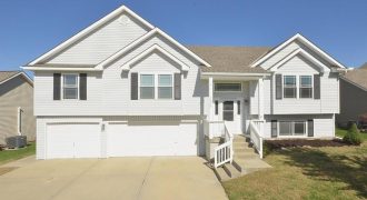 Homes for Sale in Platte City, MO 64079 | 12905  Ridgeview Drive