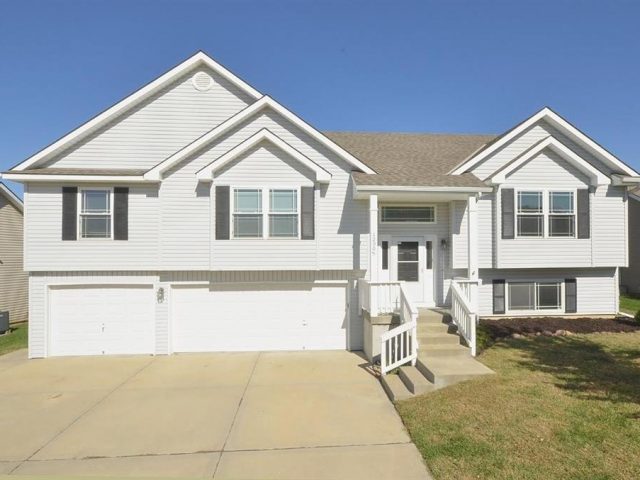 Homes for Sale in Platte City, MO 64079 | 12905  Ridgeview Drive