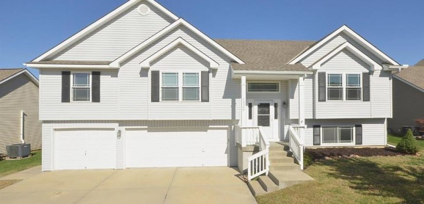Homes for Sale in Platte City, MO 64079 | 12905  Ridgeview Drive
