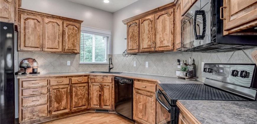 Homes for Sale in Smithville, MO 64089 | 13309  Craig Court