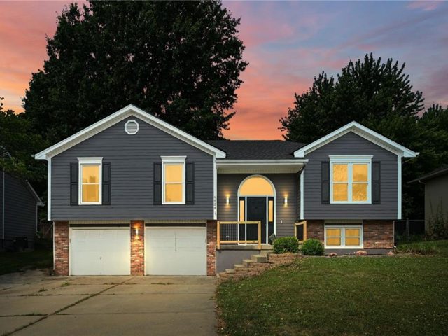 Homes for Sale in Kansas City, MO 64119 | 6828 N Corrington Avenue