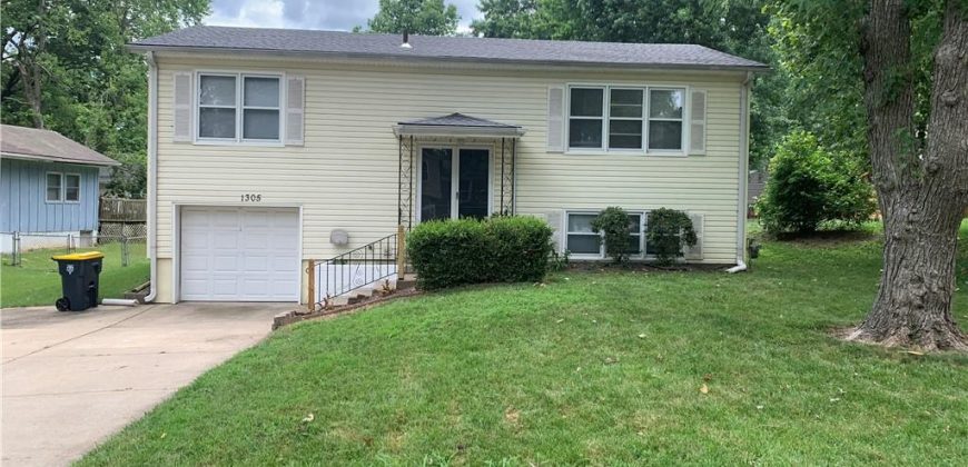 Homes for Sale in Kansas City, MO 64155 | 1305 NE 84TH Place