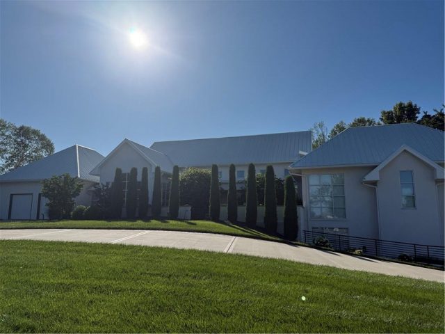 Homes for Sale in Parkville, MO 64152 | 6949  Watson’s Country Lane