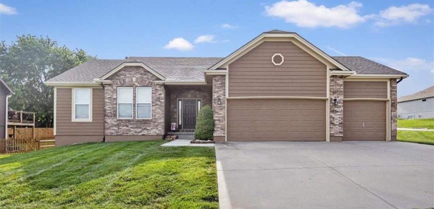 Homes for Sale in Kearney, MO 64060 | 801  Englewood Drive