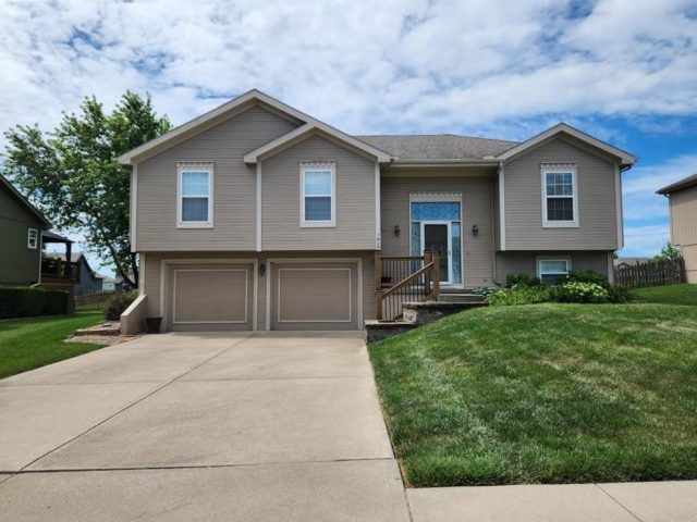 Homes for Sale in Kansas City, MO 64157 | 7905 NE 107th Street