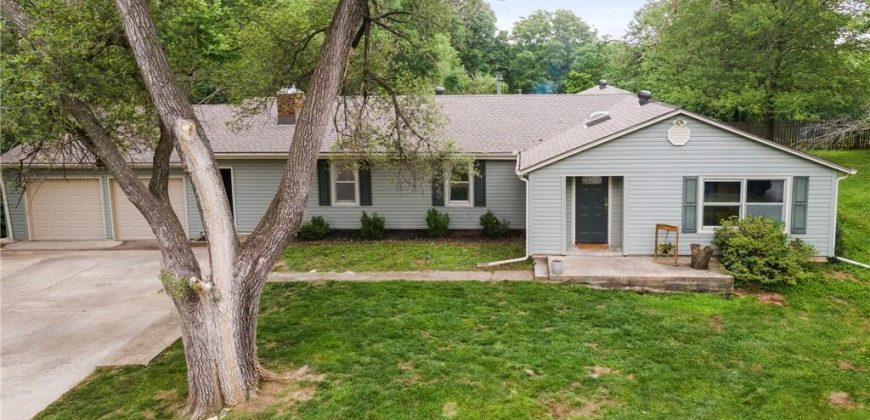 Homes for Sale in Parkville, MO 64152 | 7423 NW Locust Drive