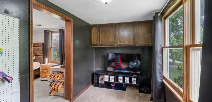 Homes for Sale in Parkville, MO 64152 | 7423 NW Locust Drive