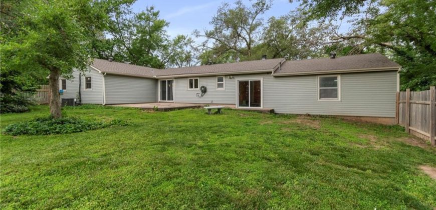 Homes for Sale in Parkville, MO 64152 | 7423 NW Locust Drive