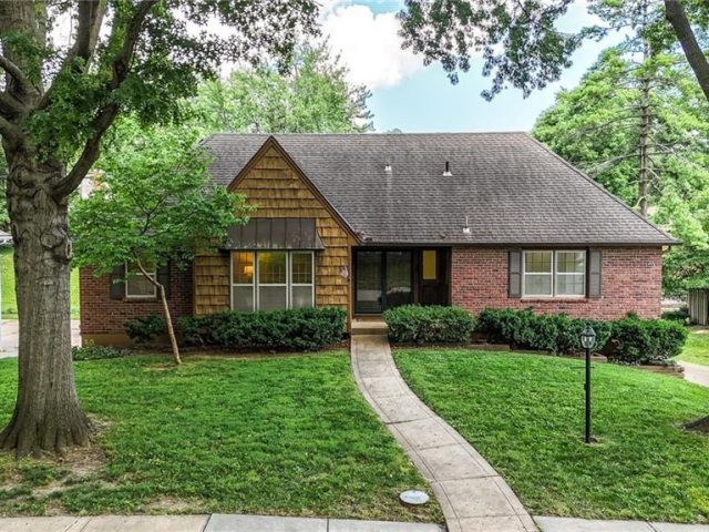 Homes for Sale in Kansas City, MO 64151 | 6905 NW Birch Lane