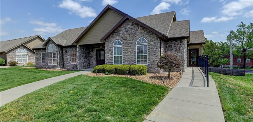 Homes for Sale in Kansas City, MO 64118 | 6491 N Circle Drive