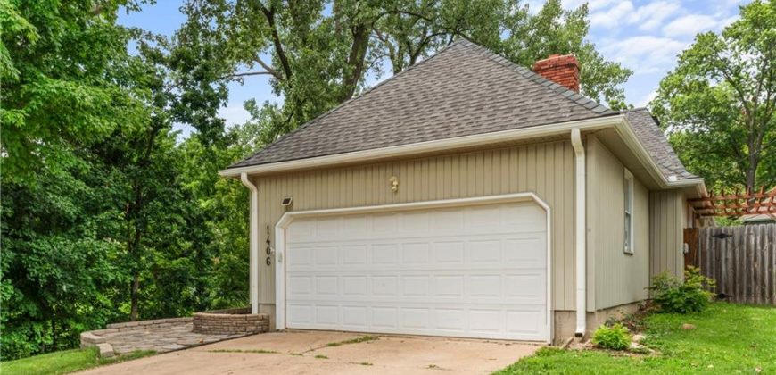 Homes for Sale in Kansas City, MO 64118 | 1406 NE 52nd Terrace