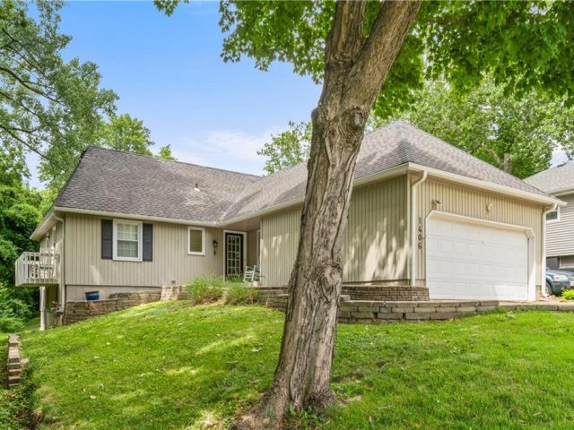Homes for Sale in Kansas City, MO 64118 | 1406 NE 52nd Terrace