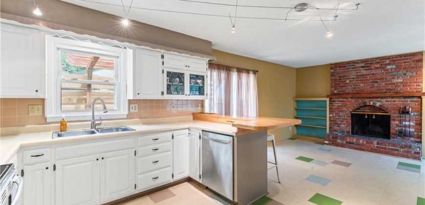 Homes for Sale in Kansas City, MO 64118 | 1406 NE 52nd Terrace