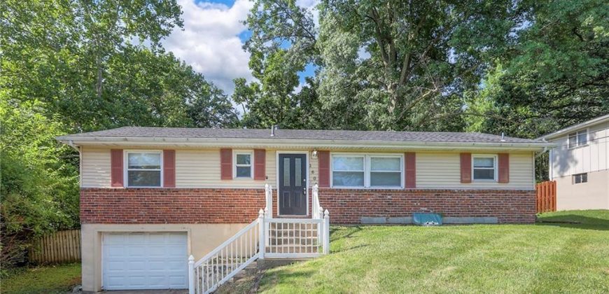 Homes for Sale in Gladstone, MO 64118 | 1605 NE 72ND Street