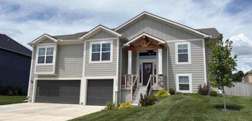Homes for Sale in Liberty, MO 64068 | 1030  JASMINE Drive
